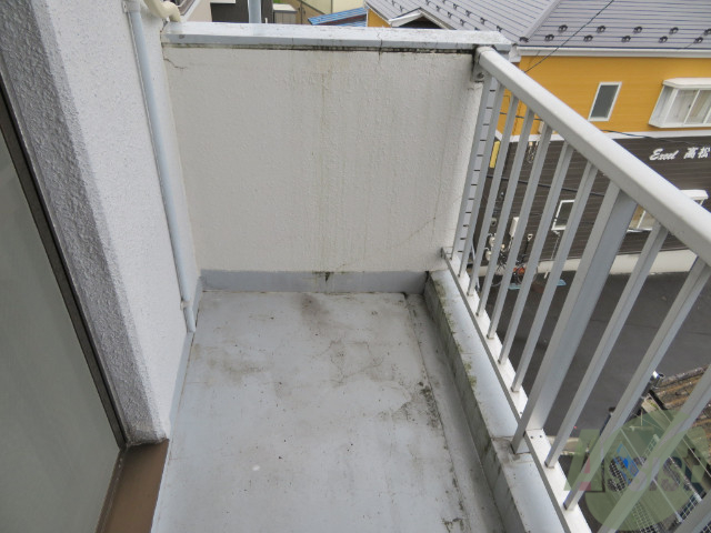 バルコニー　洗濯物がたくさん干せるバルコニーで嬉しいですね。