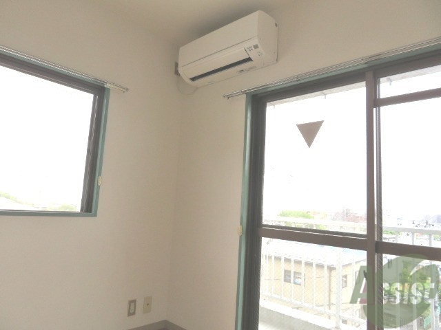 その他設備　ちゃんとエアコンもついているので、安心してくださいね。