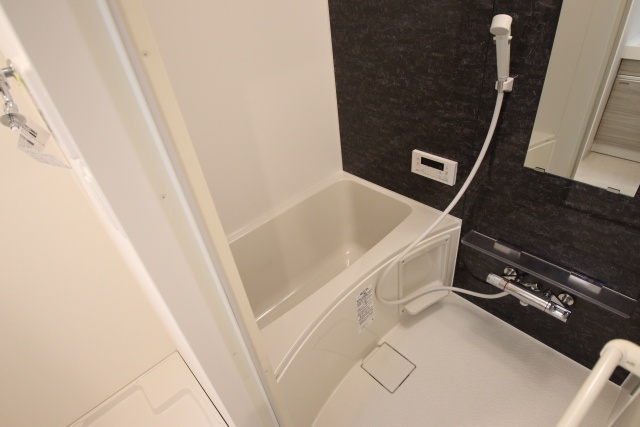 バス・シャワールーム　※こちらは別の階の参考写真です