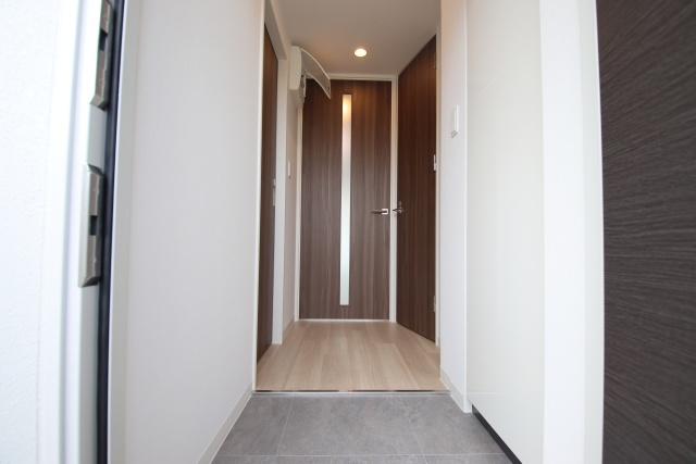玄関　※こちらは別の階の参考写真です