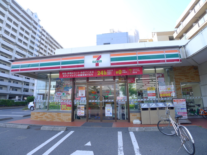 コンビニ　セブンイレブン（コンビニ）まで530m