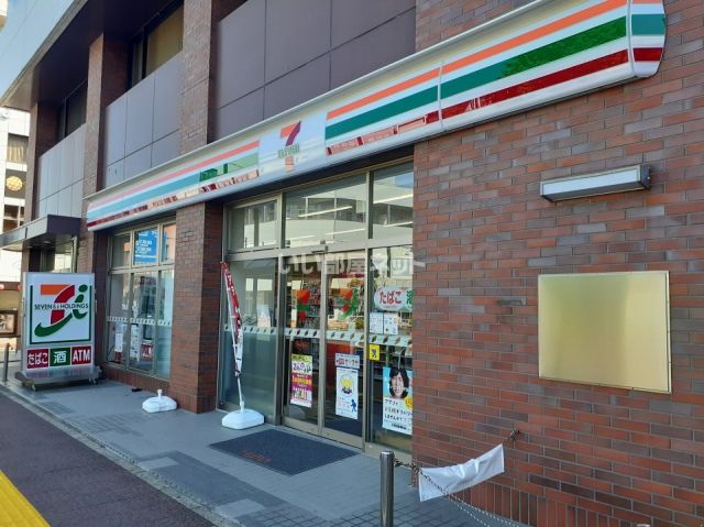 コンビニ　セブンイレブン四街道鹿渡（コンビニ）まで296m