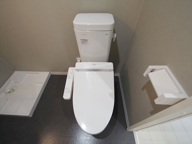 トイレ　温水洗浄暖房便座付トイレ