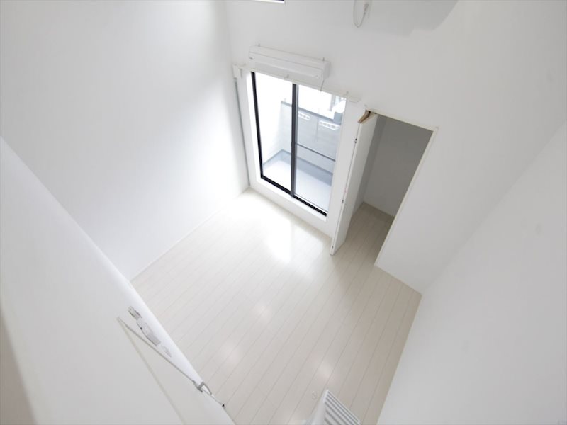 バルコニー　洋室6.1帖　ロフト4.9帖（寝室にも使えます）