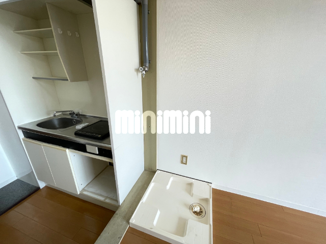 居室・リビング　※別号室の写真です。