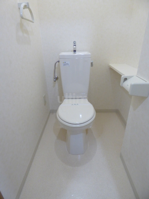 トイレ　※別のお部屋のお写真です。御参考までに。