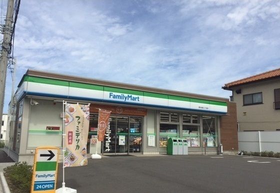 コンビニ　ファミリーマート（コンビニ）まで200m