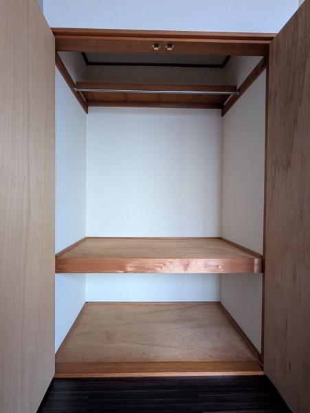 収納　ハンガーパイプ付き！