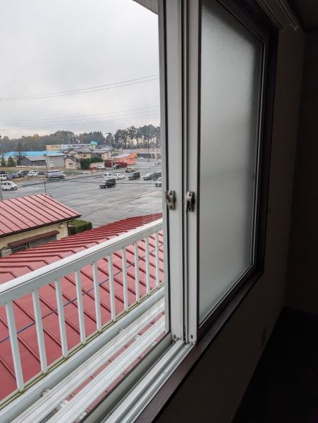 バルコニー　寒い冬は２重サッシが必須です！