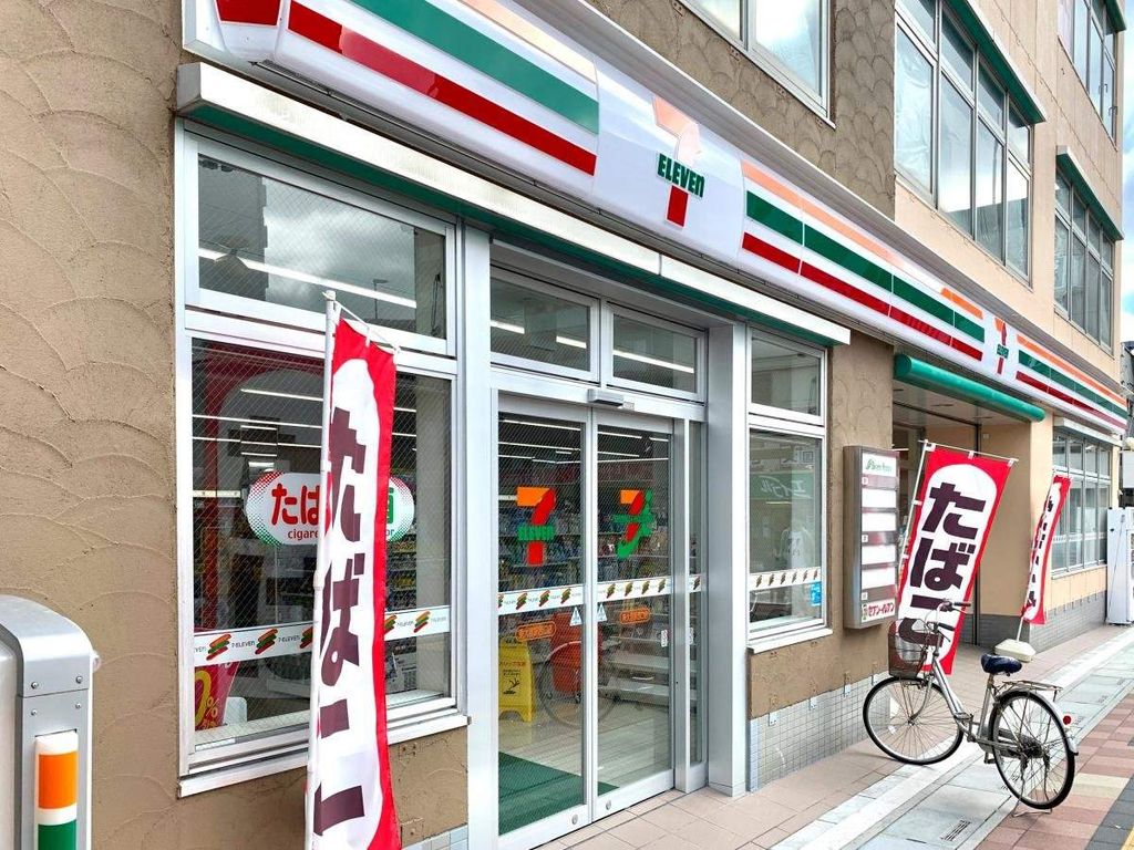 コンビニ　セブンイレブン東大宮駅西口店（コンビニ）まで390m