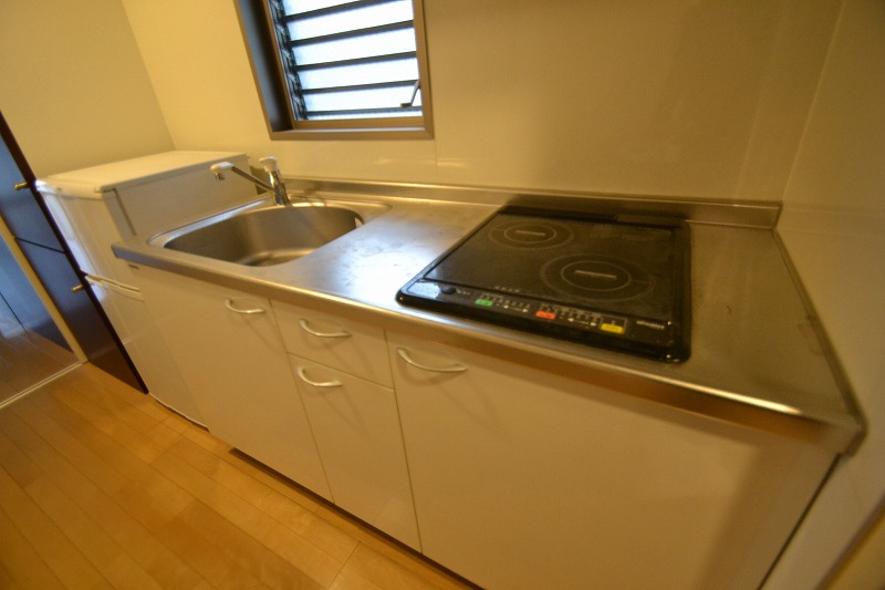 キッチン　ＩＨ２口です