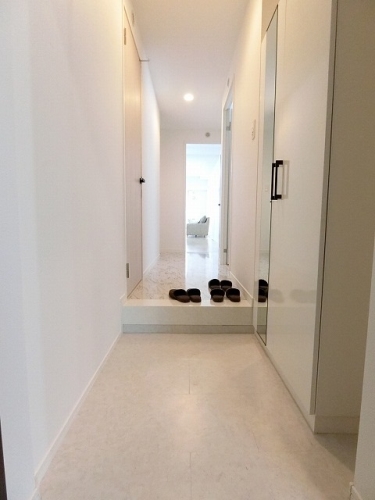 玄関　類似間取りの参考写真・上村建設施工