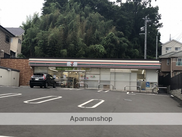 コンビニ　セブンイレブン（コンビニ）まで931m