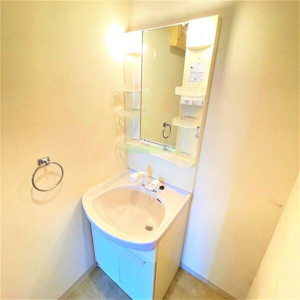 バス・シャワールーム　洗面化粧台