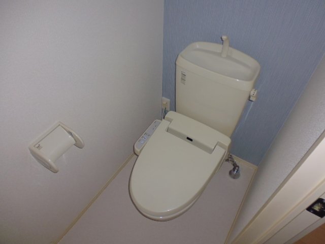 トイレ　温水洗浄便座