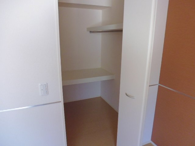 収納　ウォークインクローゼット