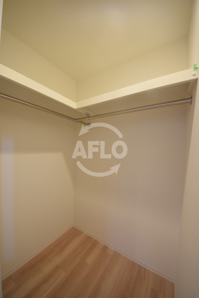 収納　セレニテ本町東リアン　収納