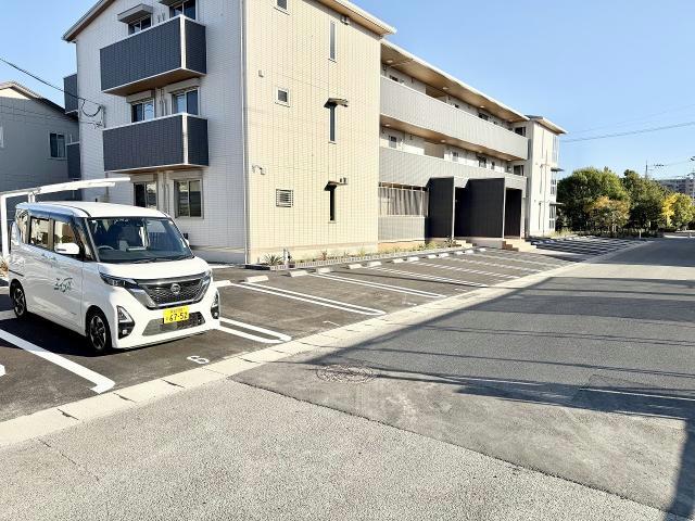 駐車場　駐車場