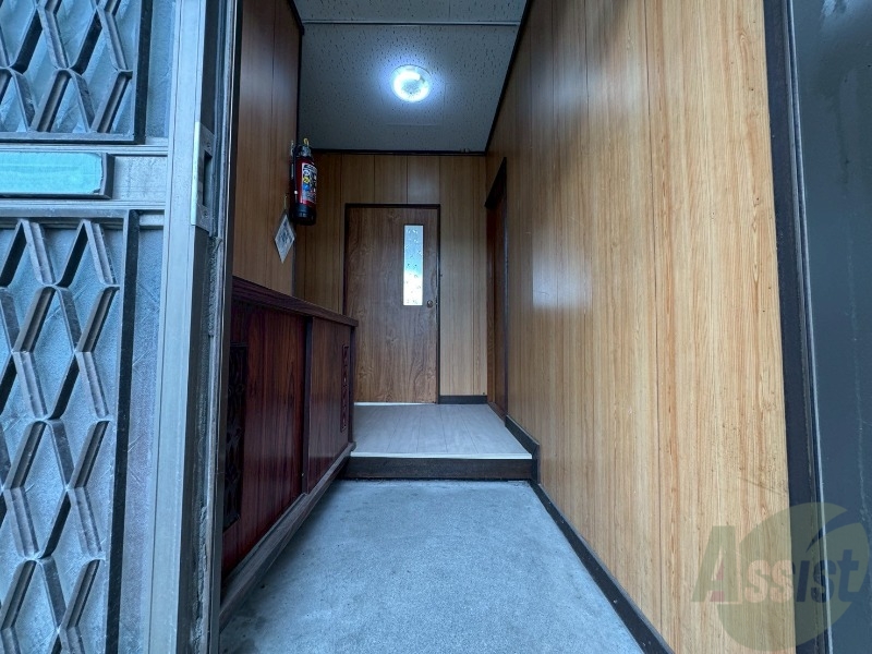 玄関　玄関の様子です。明るい印象ですね。気分もあがりそう。