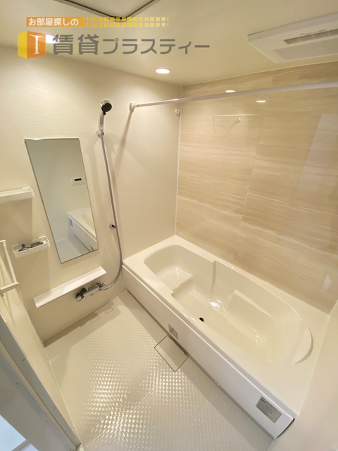 バス・シャワールーム　１日の疲れをバスルームでゆっくりと…。