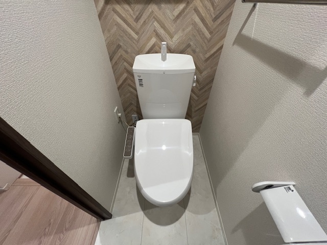 トイレ　同施工会社新築参考画像