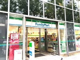 コンビニ　ファミリーマート 本町橋店（コンビニ）まで423m
