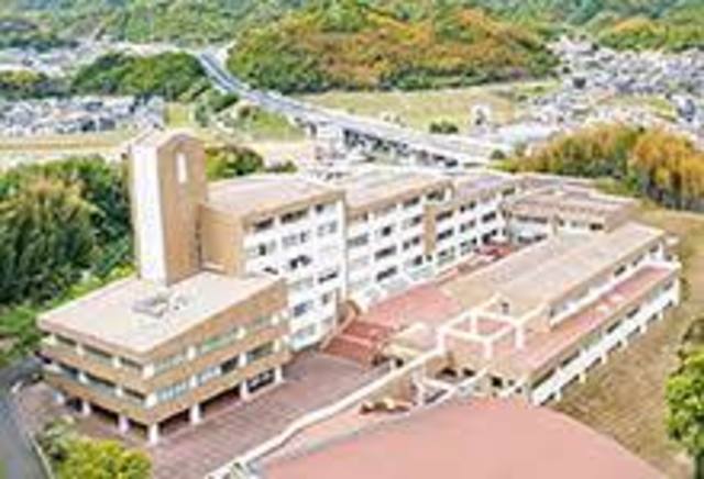 大学・短大　私立和歌山信愛女子短期大学（大学・短大）まで1762m
