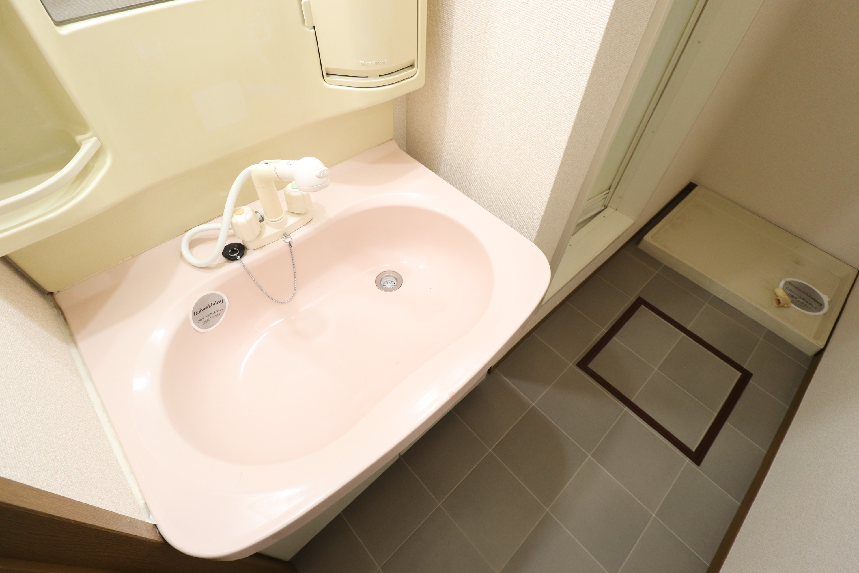 洗面設備　ピンクの可愛い洗面台♪