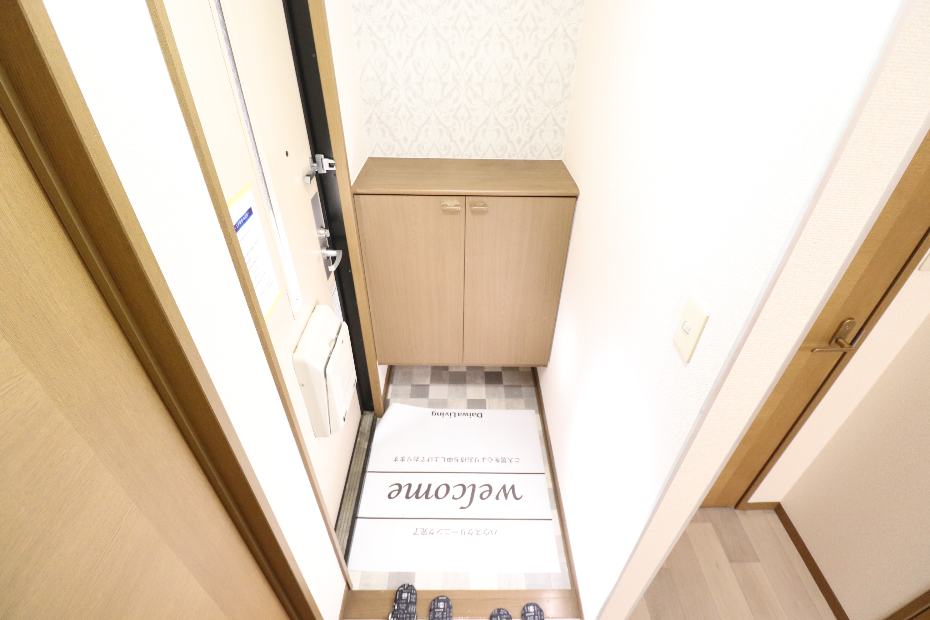 玄関　靴箱もある玄関です♪