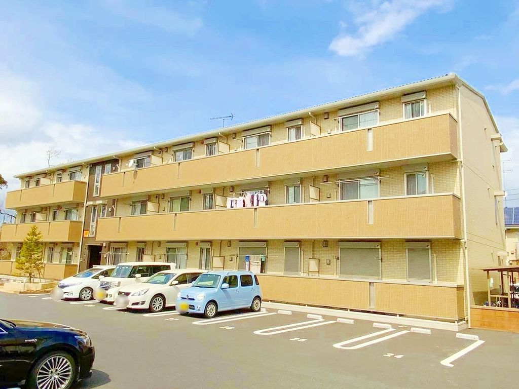 建物外観　駐車場