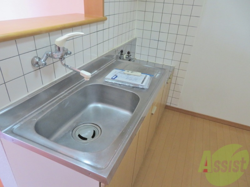 キッチン　キッチンスペースも広く冷蔵庫等も問題なく設置出来そうですね。