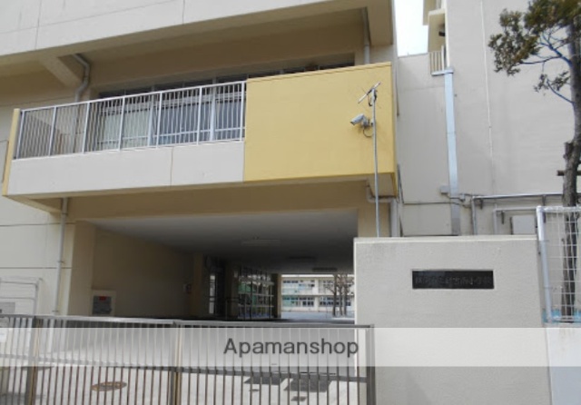 小学校　横浜市立日吉南小学校（小学校）まで898m