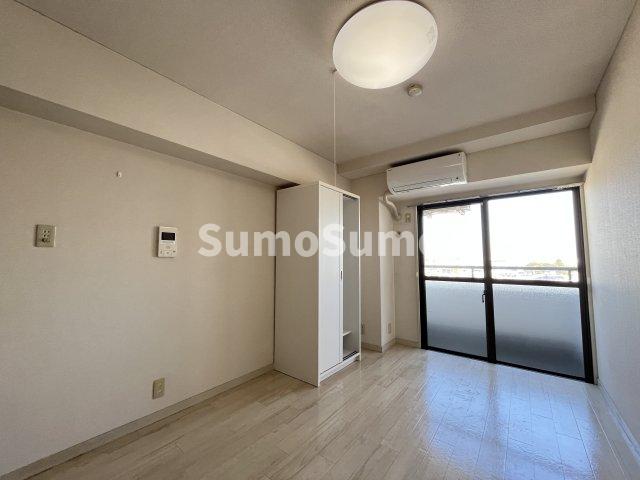 その他部屋・スペース　広くて明るい寝室