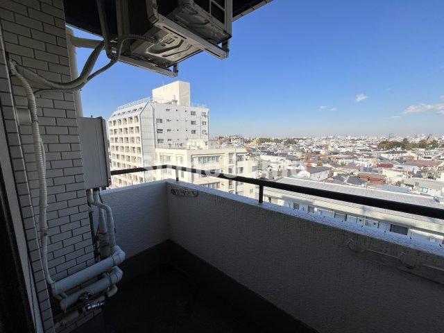 バルコニー　外からの目が気にならないバルコニーで洗濯物が干せます