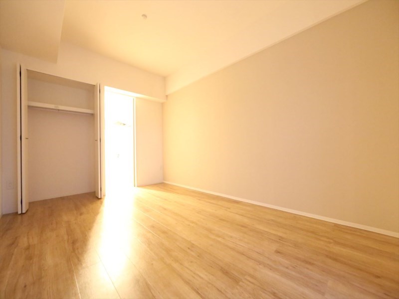 居室・リビング　洋室9.1帖　クローゼット付（収納充実してます）