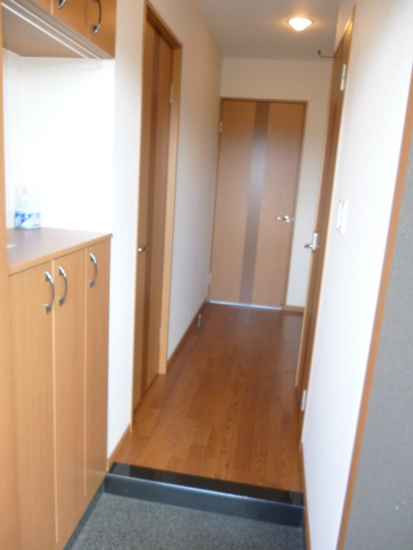 玄関　シューズボックス付きの玄関です（^^♪