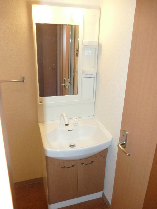 洗面設備　忙しい朝に嬉しいシャンプードレッサー付きです（^J^）