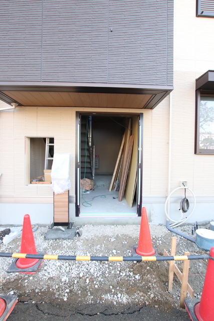 エントランス　建物入口※建築中の写真です