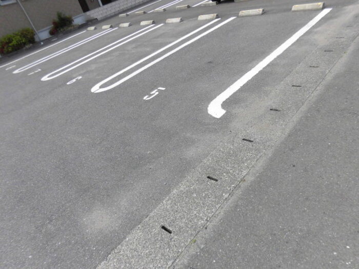 駐車場　駐車スペースもあります☆