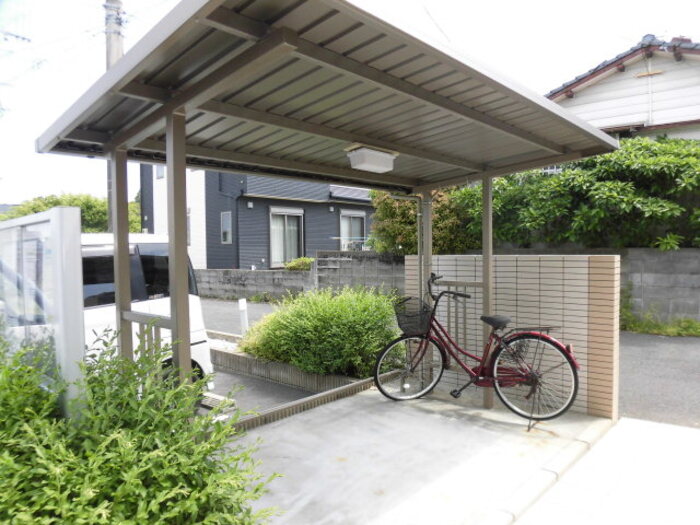 その他共有部分　駐輪場に自転車も停められます♪