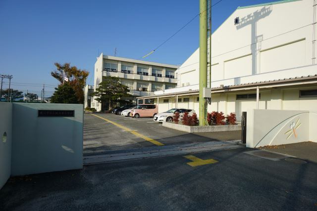 小学校　豊川市立小坂井東小学校（小学校）まで1407m