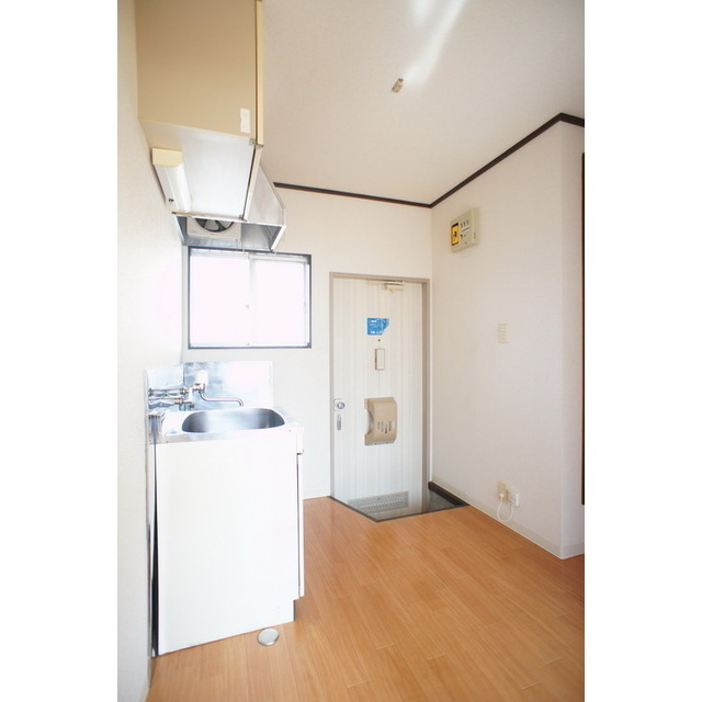 玄関　キッチンへと続く玄関