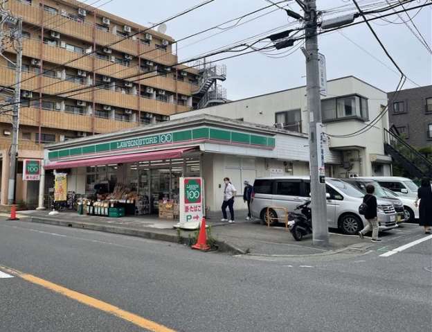 コンビニ　ローソンストア１００相模原新磯野店（コンビニ）まで684m