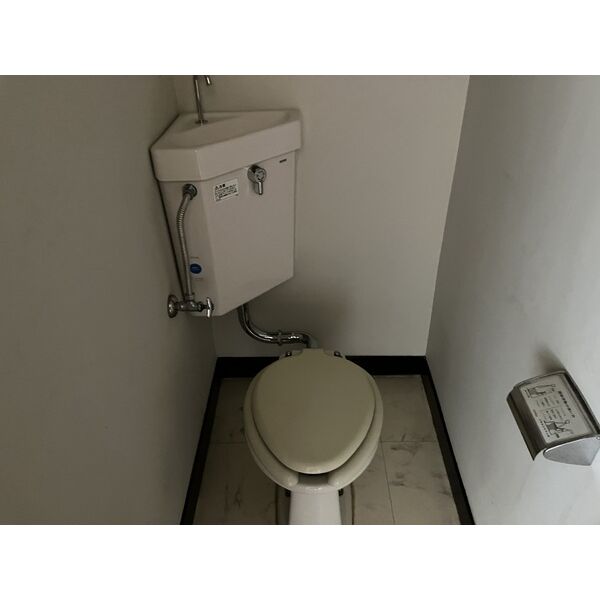 トイレ　別室の参考写真です。※現況優先