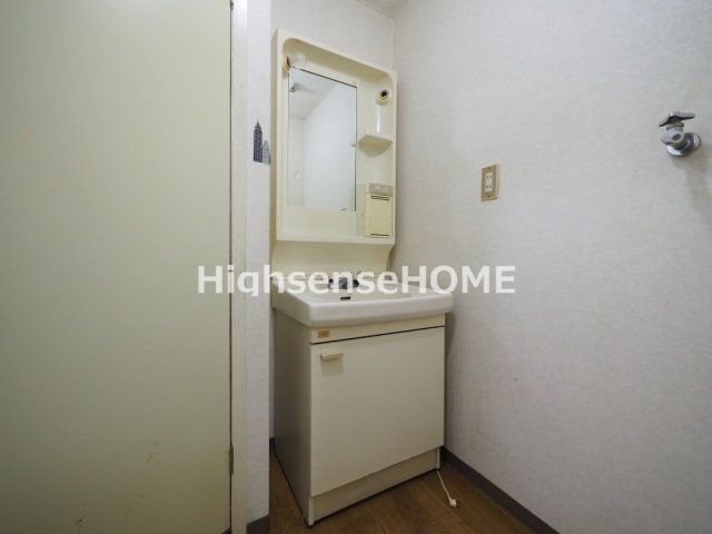 洗面設備　使いやすい洗面所です