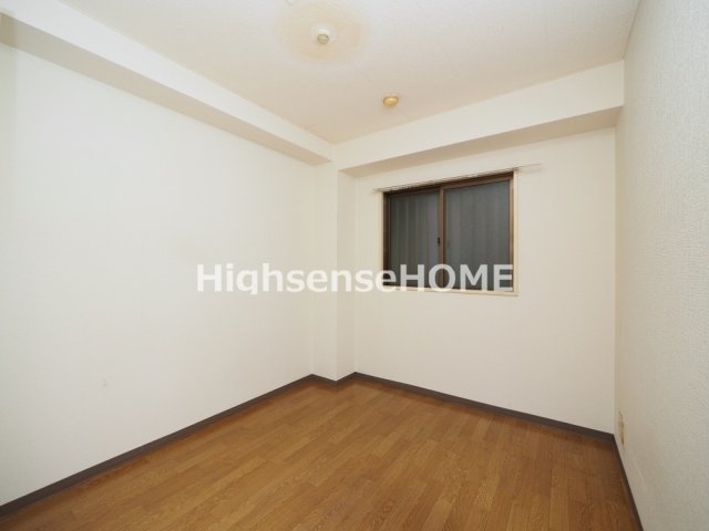 居室・リビング　明るい洋室です