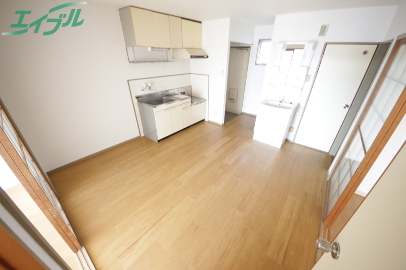 居室・リビング　反転タイプ参考写真