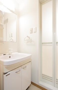 洗面設備　独立洗面化粧台です