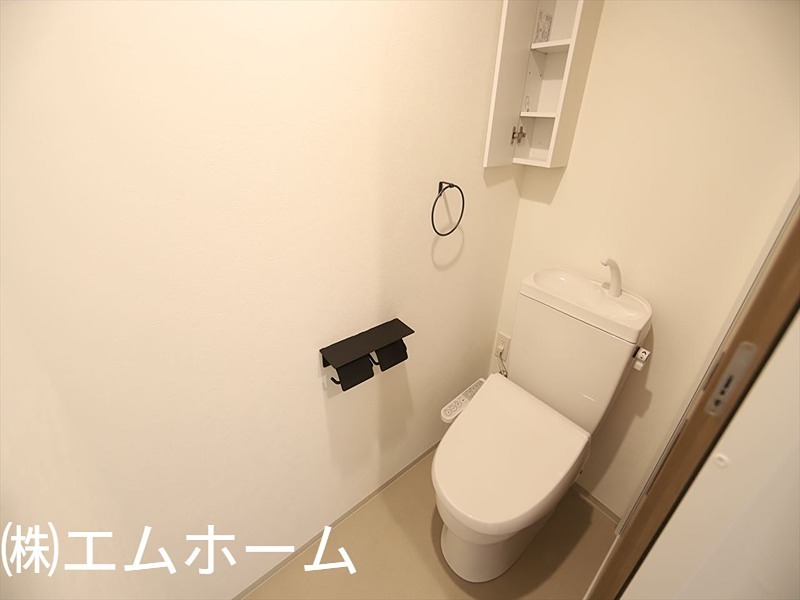 トイレ　温水洗浄便座付