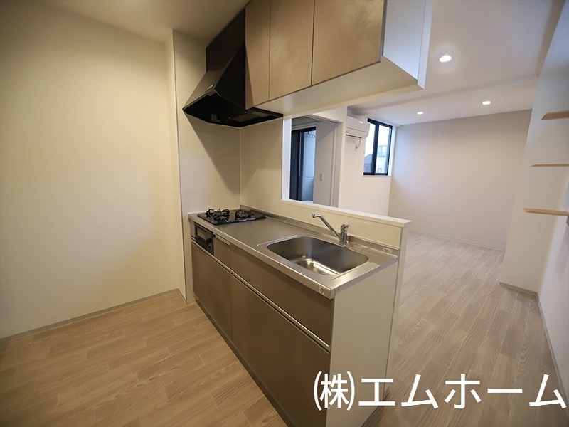 キッチン　システムキッチン（2口ガスコンログリル付）